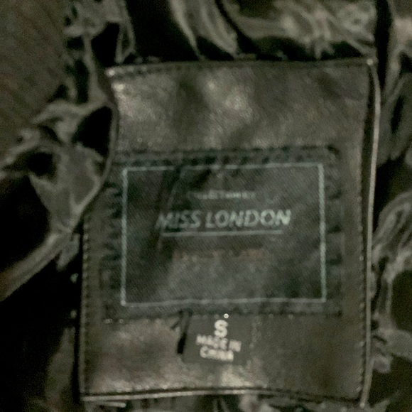 💙Collection by Miss London faux leather jacket
Size Small - Picture 6 of 7